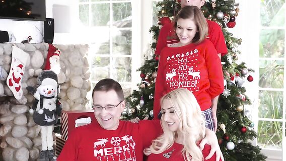 Новогодний секс сводных брата и сестры