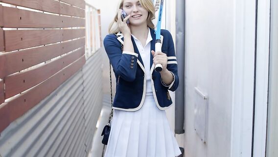 Молоденькая блондинка потрахалась с негром