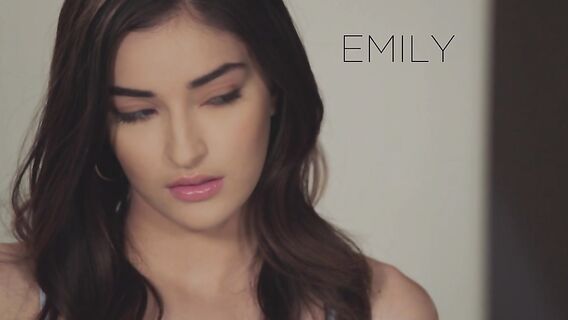 Парень застал свою девушку на огромном черном члене