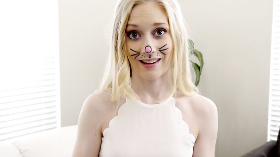 Секс со сводной сестрой кроликом