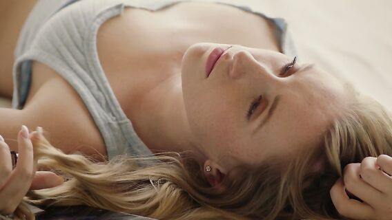 Непослушная сводная сестра получила в анал