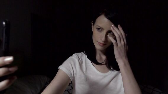 Ночной секс от первого лица с брюнеткой в ванной комнате