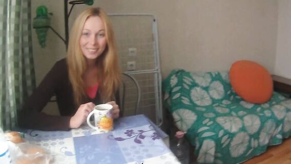 Русский парень трахнул студентку-медика