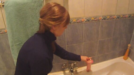 Запикапил на улице русскую девушку и трахнул в ванной