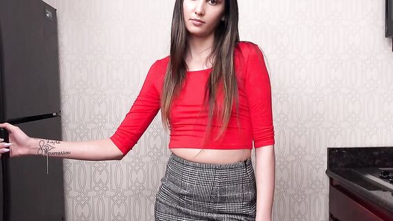 Брат трахнул сводную сестру в семейной поездке