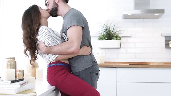 Секс русской девушки с красивым бородатым парнем