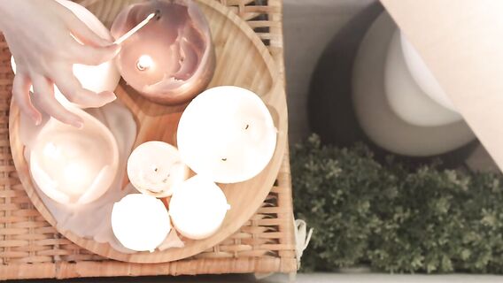 Секс на пушистом ковре с миниатюрной русской крошкой в гольфах