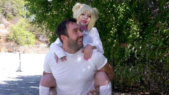 Сводная сестра делает все чтобы добраться до члена брата